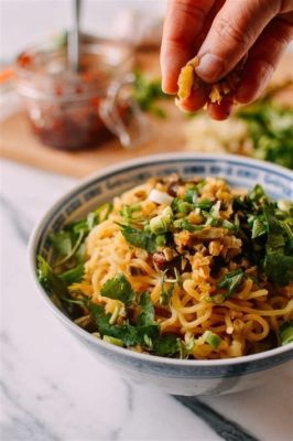  Re Gan Mian: Uma Sinfonia Picante e Aromática de Macarrão em Caldo de Sementes de Gergelim!