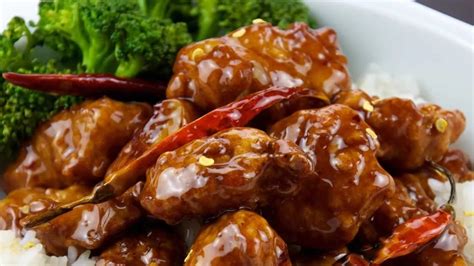  Frango deQinzhou com Molho Agridoce: Uma Sinfonia Explosiva de Sabores Picantes e Doçura Envolvente?