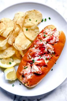  Lobster Roll: Uma Delícia Oceânica com Pão Fofinho e Frutos do Mar Frescos!