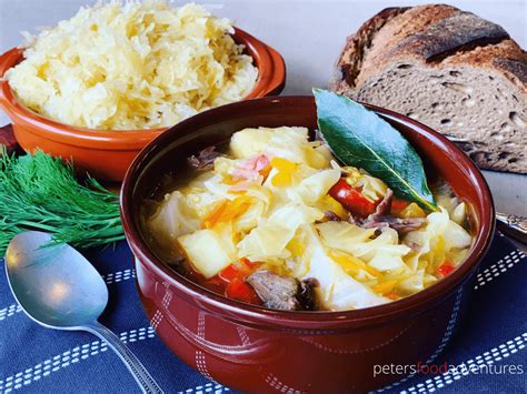 Shchi: Uma Sopa de Repolho Cremosa e Aconchegante Perfeita para Dias Frios!